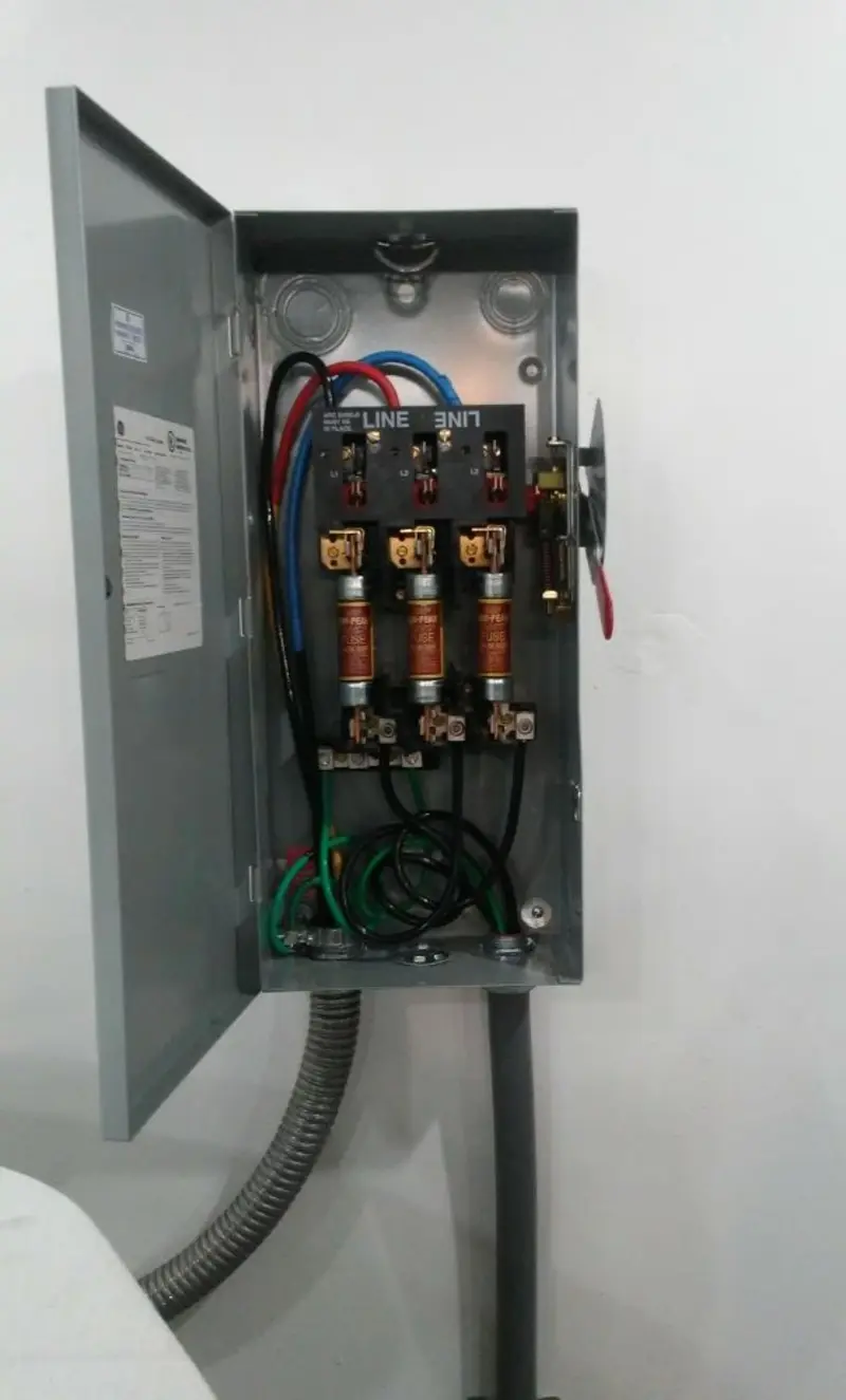 Three-phase disconnect switch installed for Smoke Detector Installation in Middletown